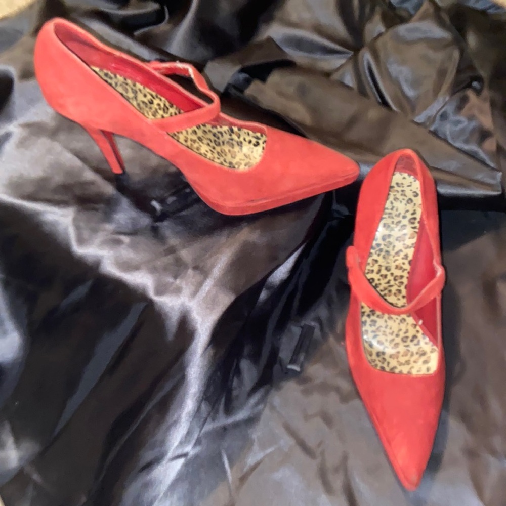 Red high heel Mary Jane style shoes. Size 7.5. N very hott!
